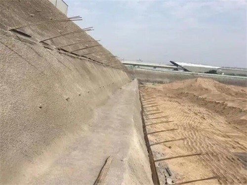 西宁河道边坡加固